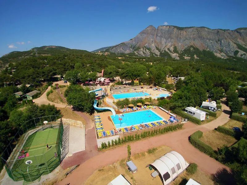 **** אתר קמפינג מלון Rousset  Camping La Viste צרפת